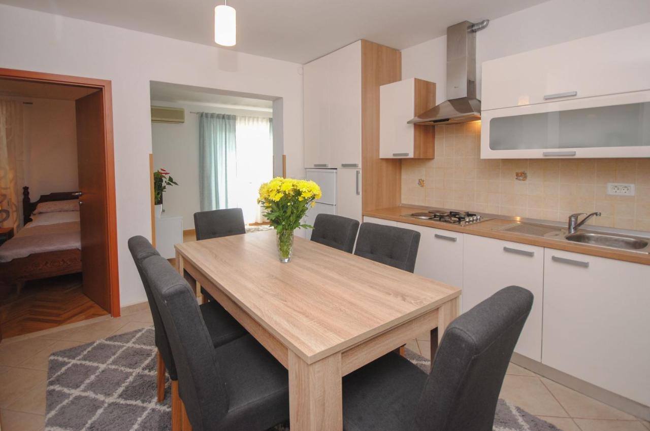 פודסטראנה Apartment Tina מראה חיצוני תמונה